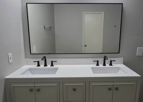 porcelain tile flooring in a Houston bathroom
