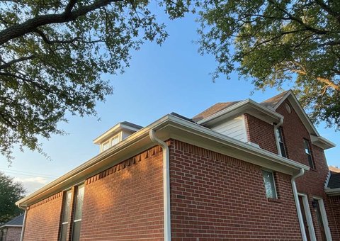 seamless gutter installation on a Houston home