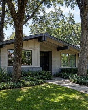 finished exterior repaint and trim project on a Houston home