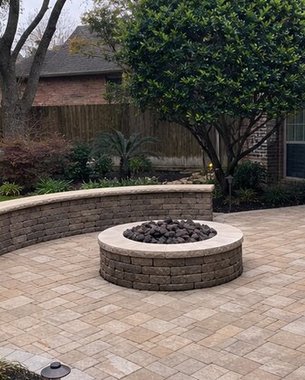 xeriscape with decomposed granite